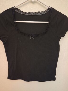 Black Lace-Trim Ribbed Scoop Neck Short Sleeve Top